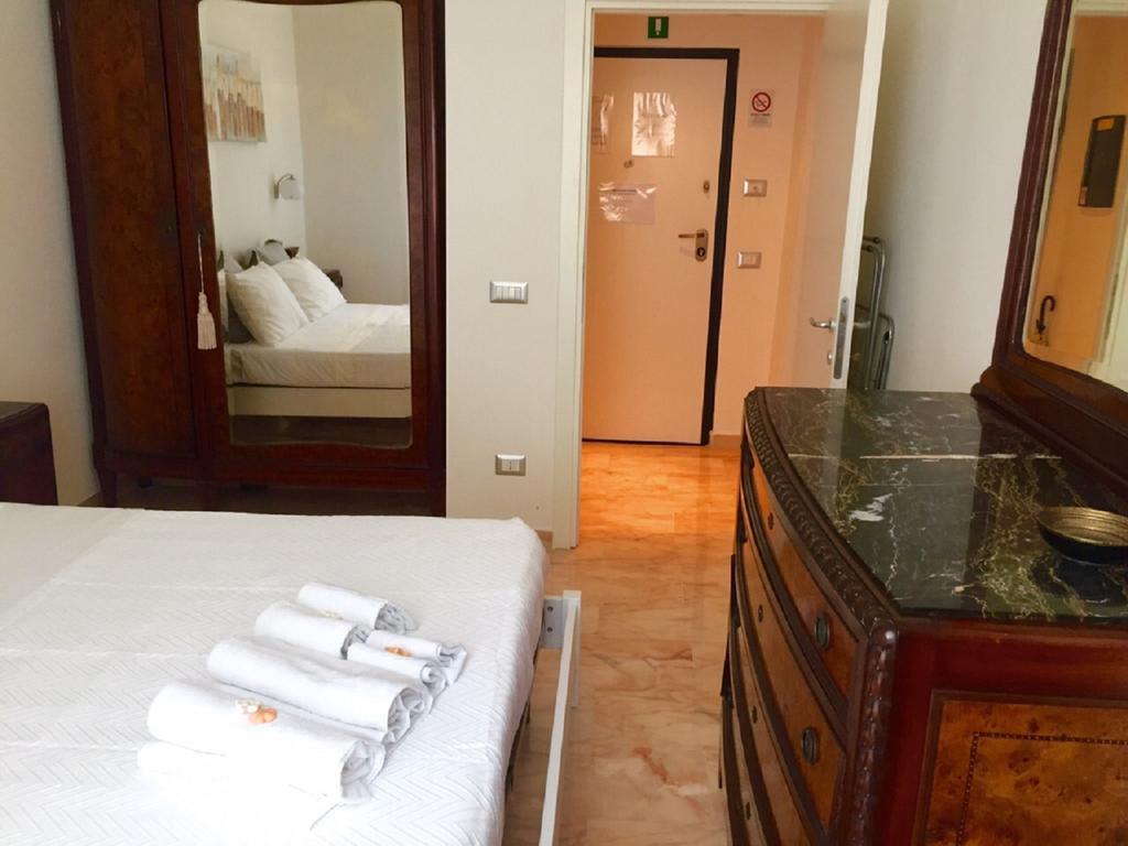 Casa Vacanza Colosseo ローマ 部屋 写真